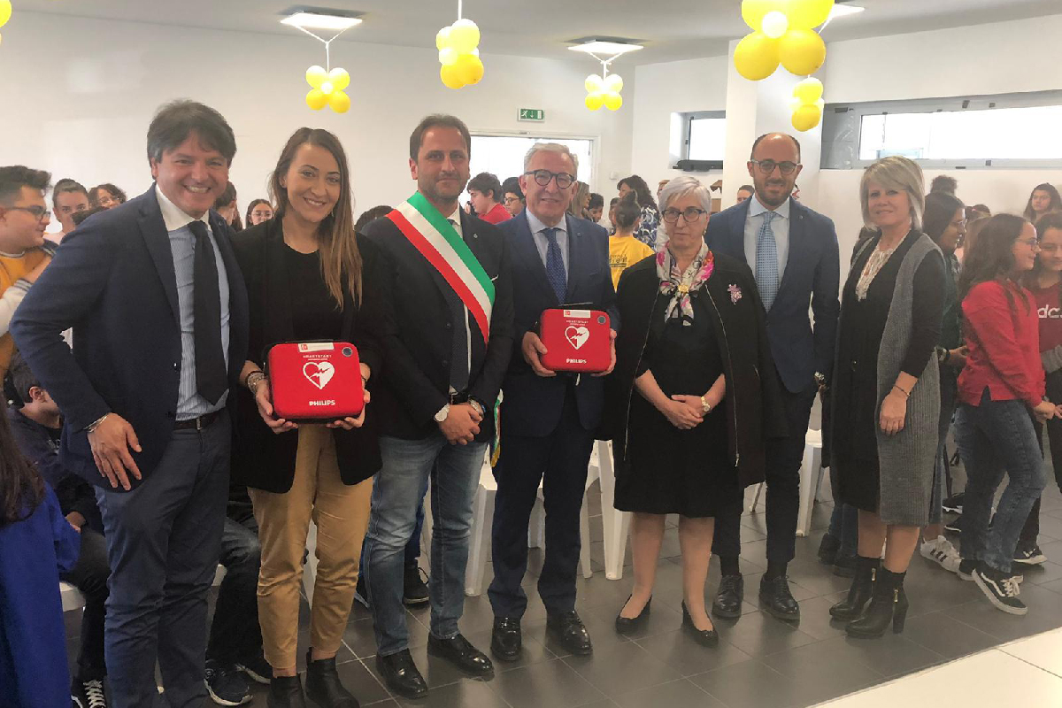 2019 02 DEFIBRILLATORI_1200x800